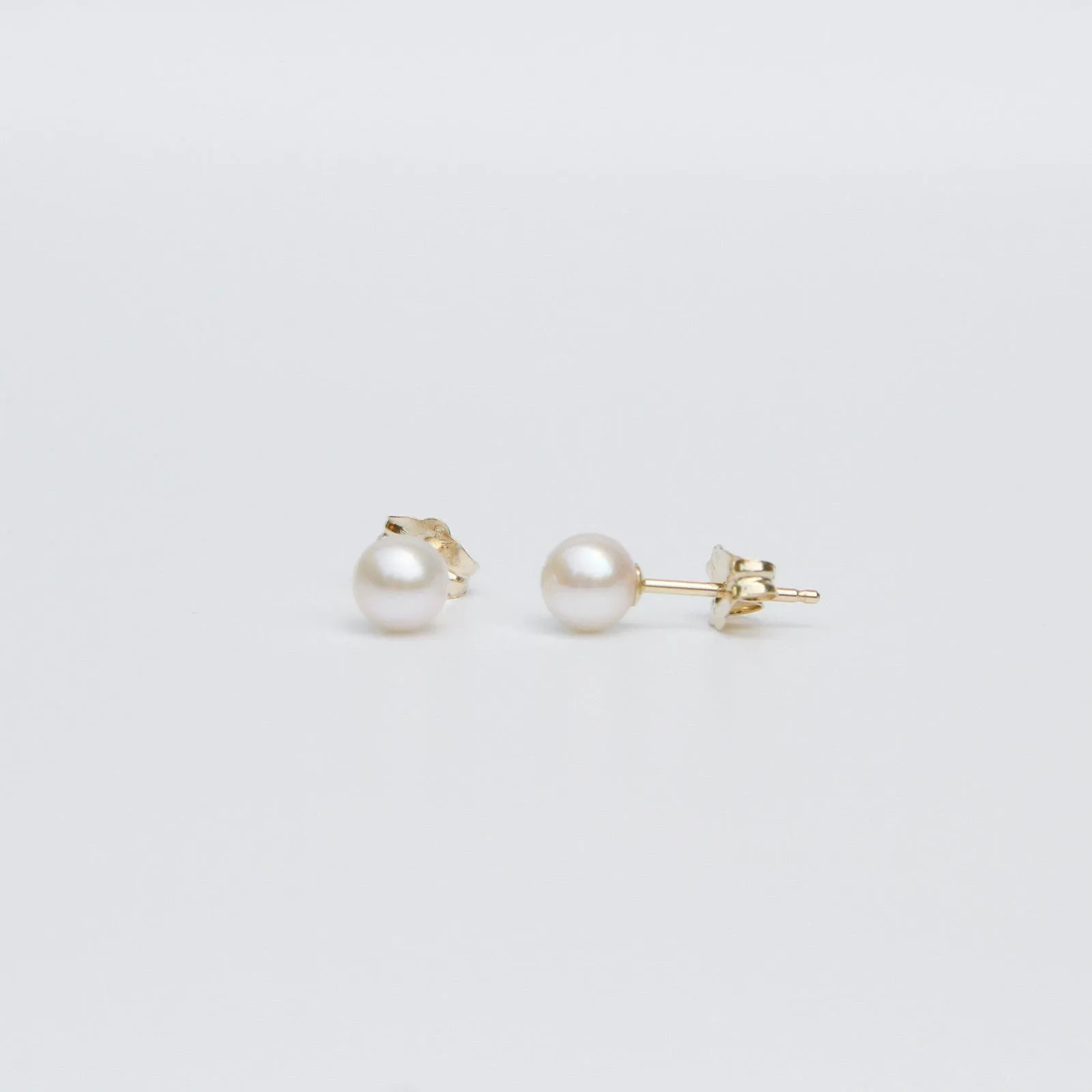 14k 5mm White Pearl Stud