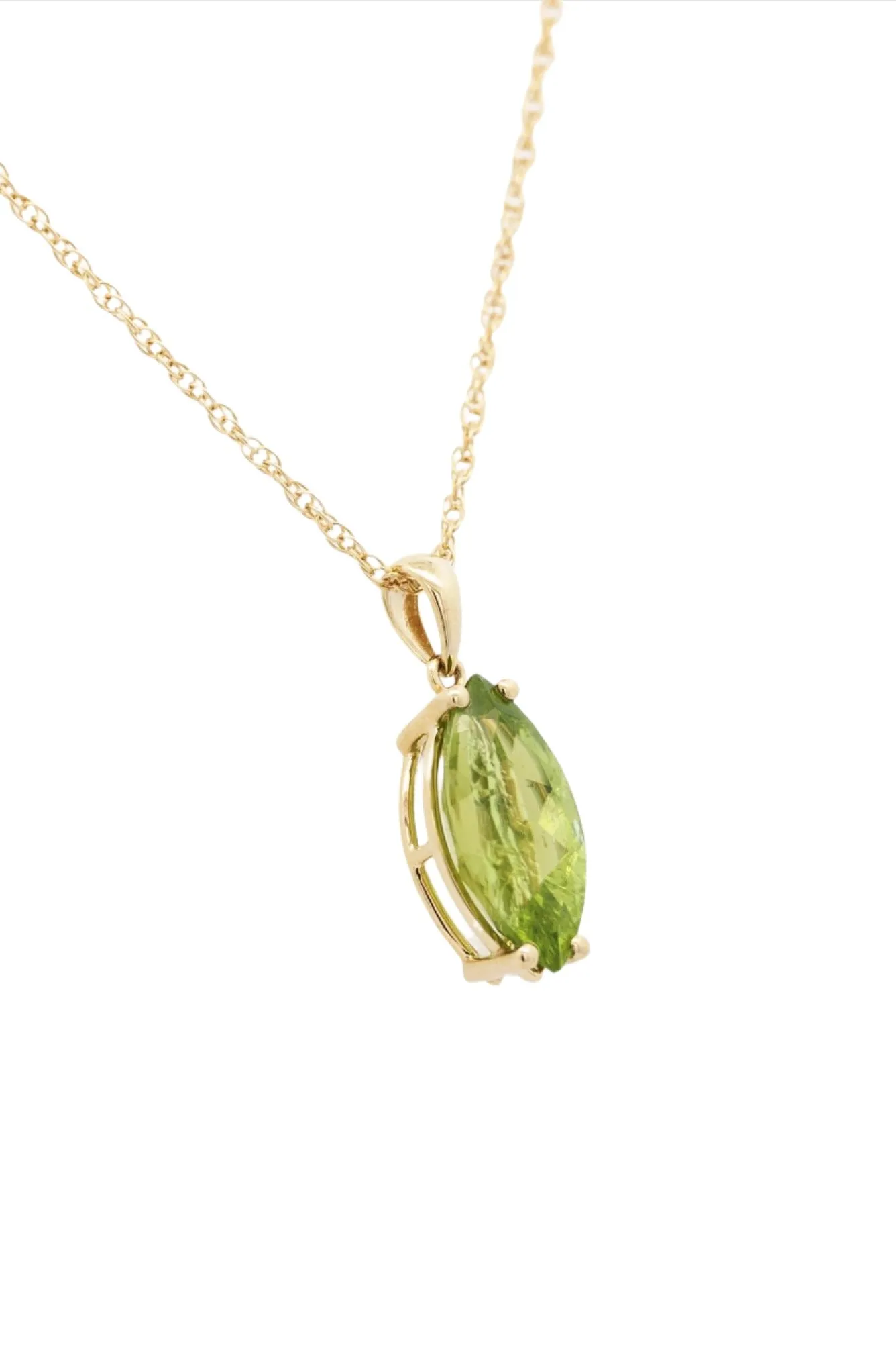 6.88 Carat Peridot Pendant Necklace in 14K Yellow Gold Rope Chain