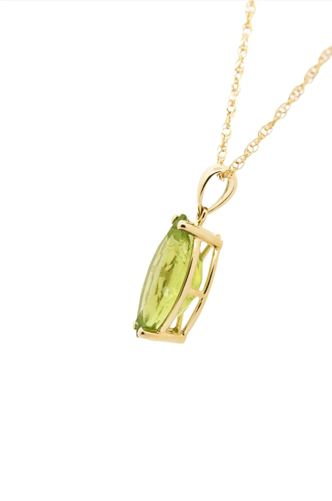 6.88 Carat Peridot Pendant Necklace in 14K Yellow Gold Rope Chain