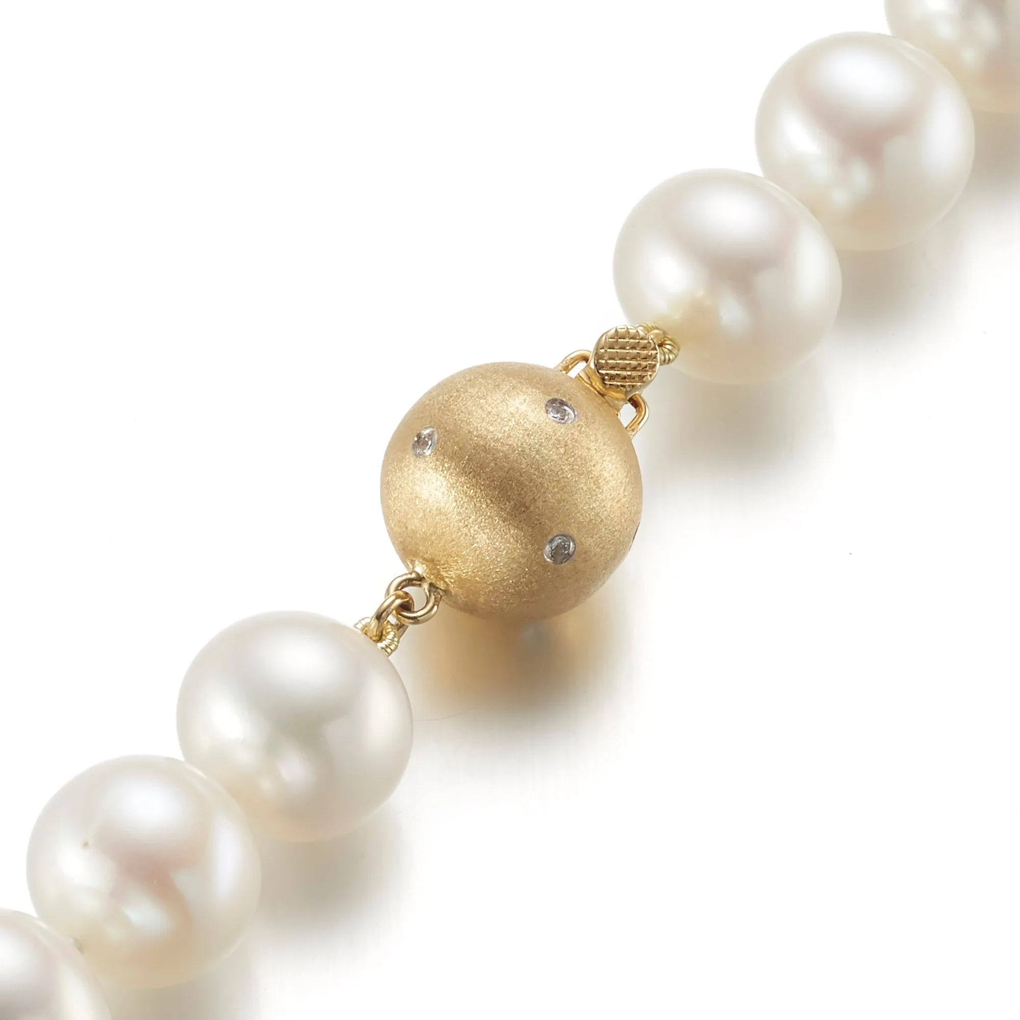 7mm White Pearl and Gold Necklace