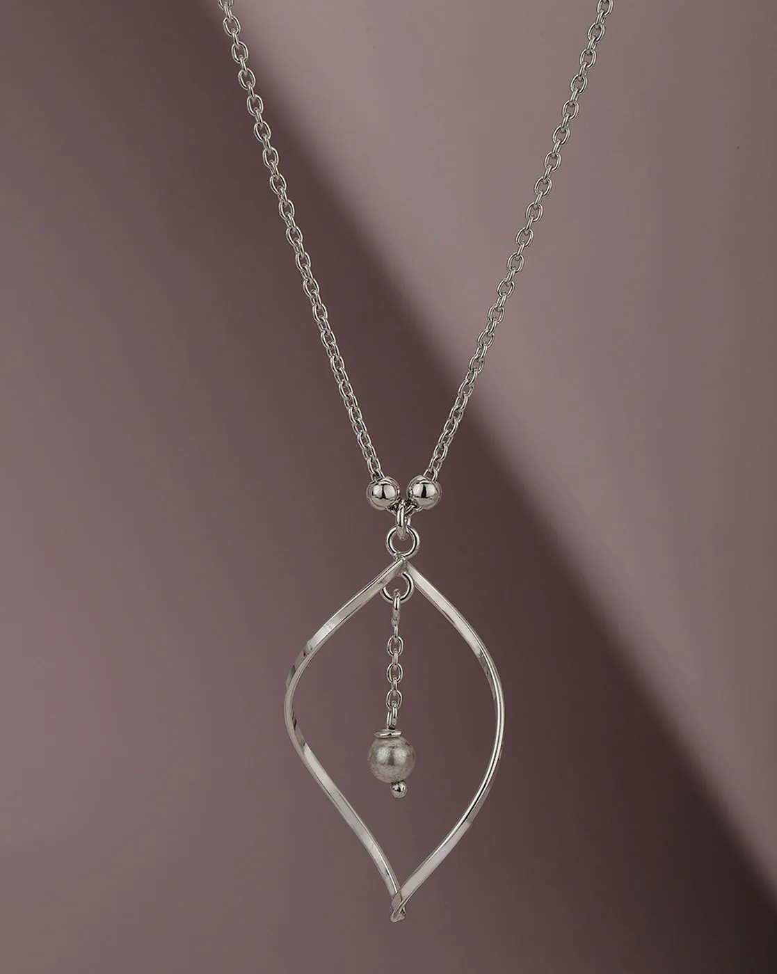 925 Sterling Silver Dangling Geometric Pendant And Chain With Rhodium Plating