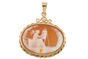 Cameo pendant in 14 carat gold