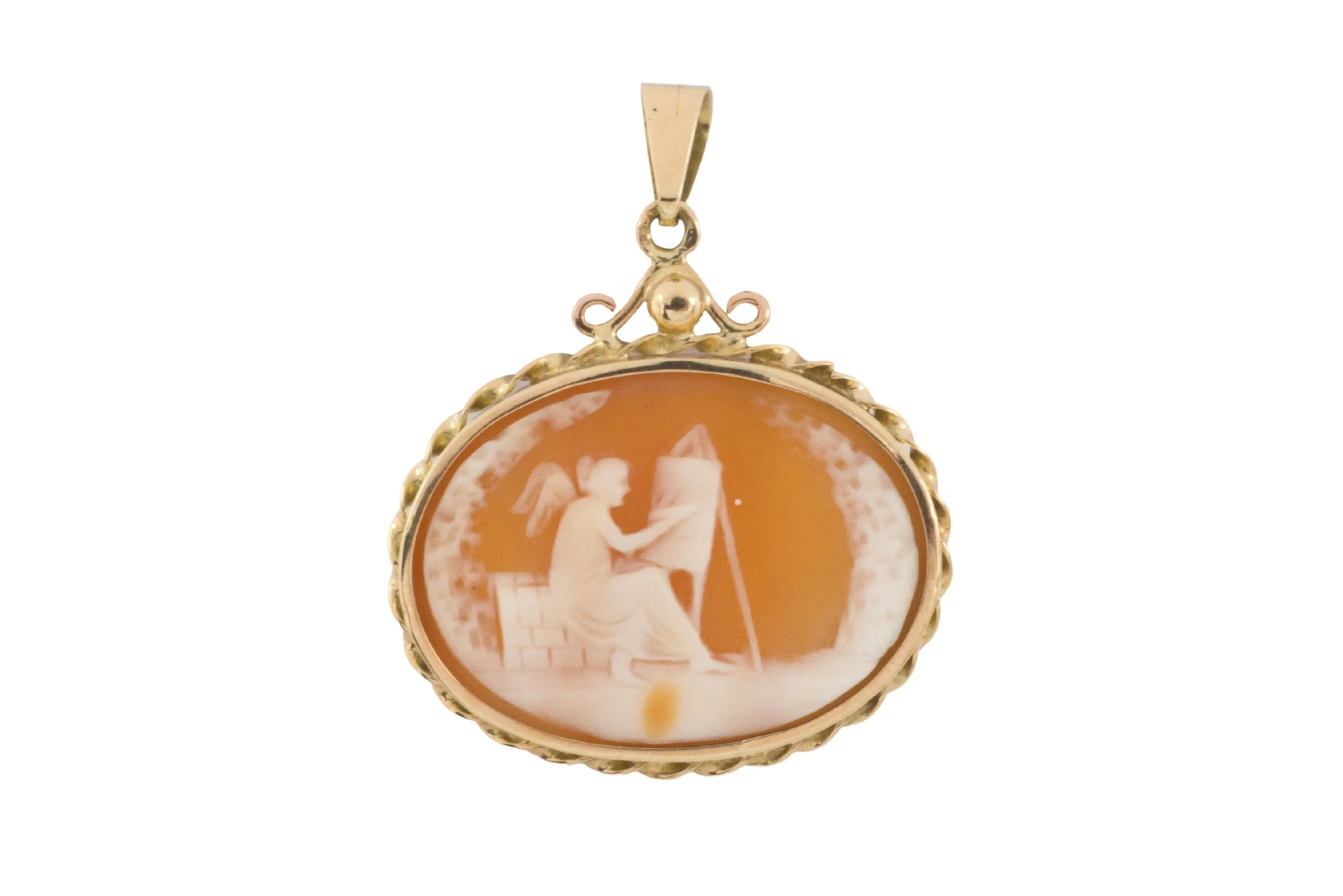 Cameo pendant in 14 carat gold