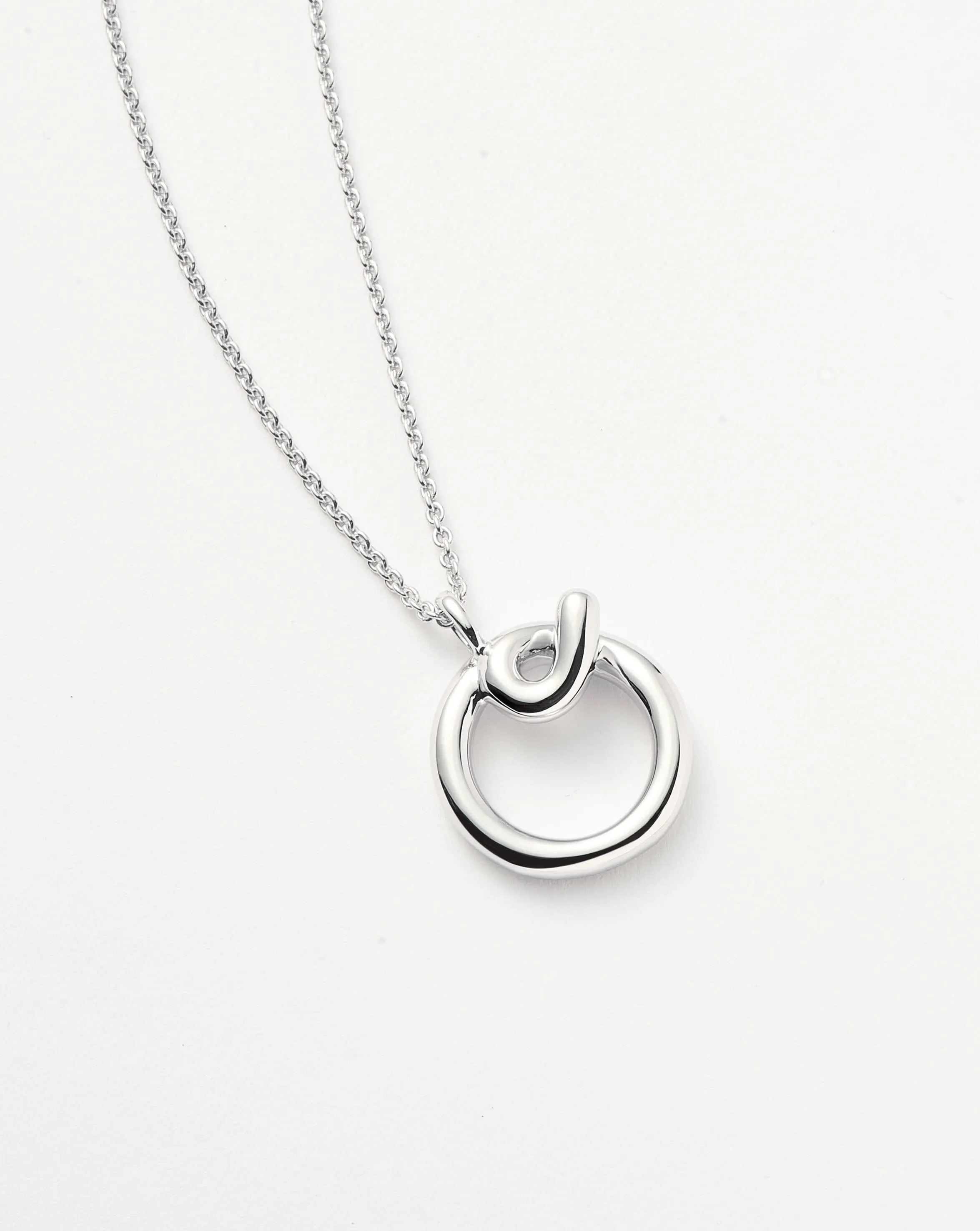 Curly Molten Initial Pendant Necklace - Initial O | Sterling Silver