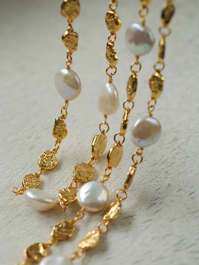 Elegant Irregular Gold Coin & Pearl Drop Necklace