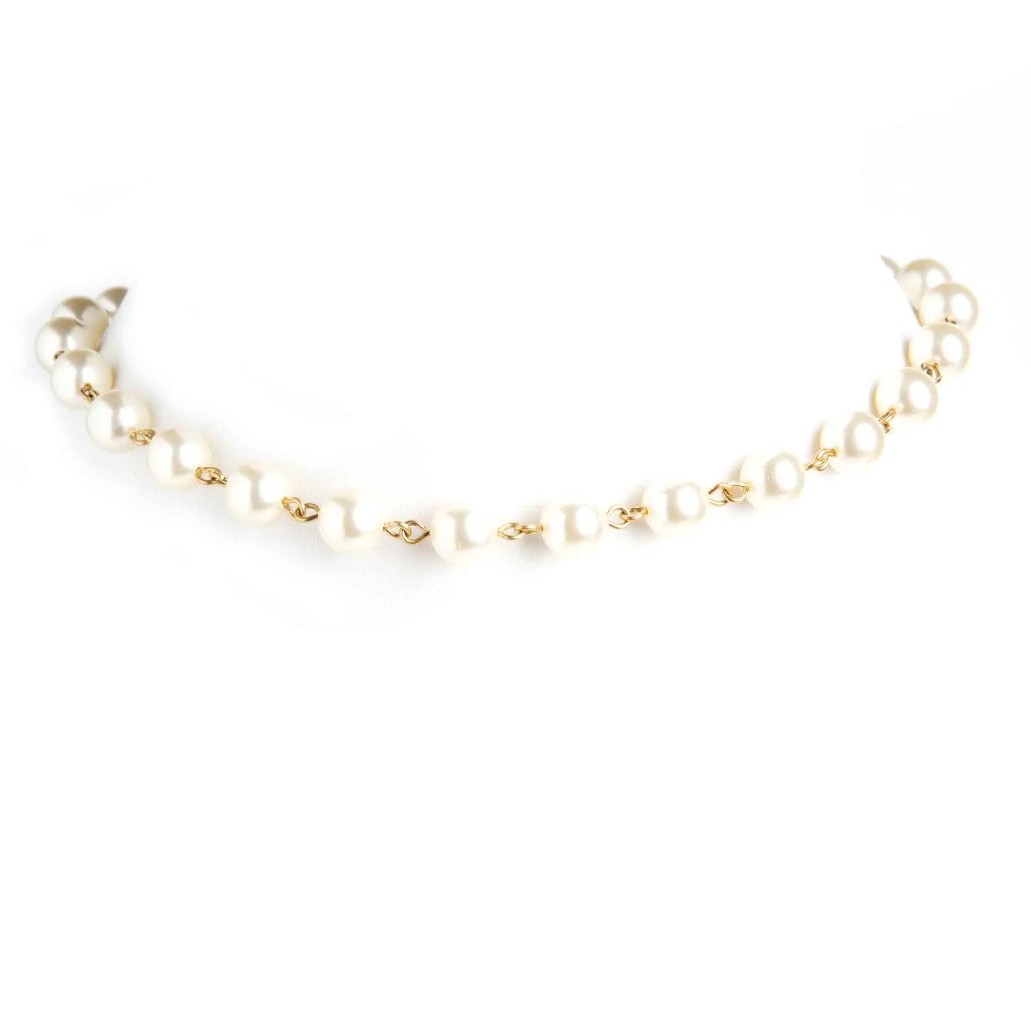 Iconic Cream Pearl Choker