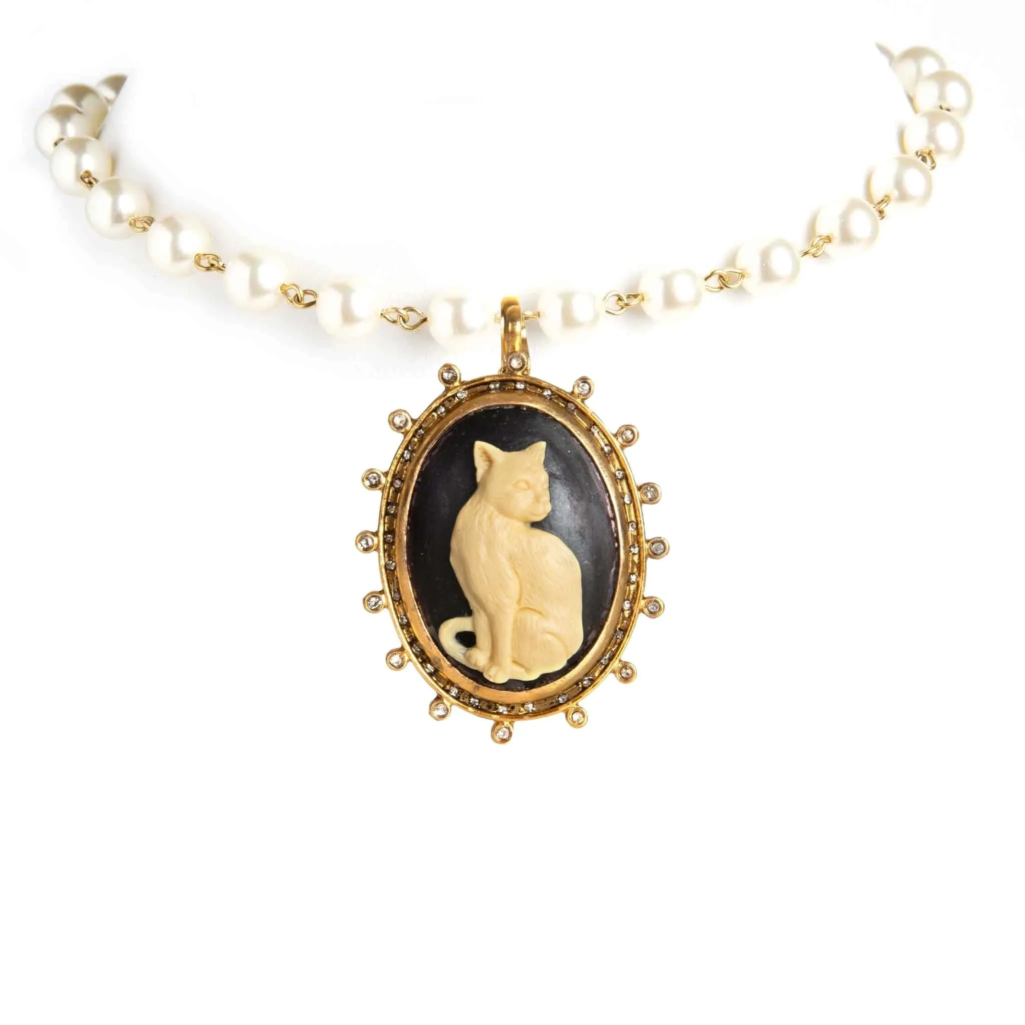 Iconic Pearl Choker Cream Pearl with All Medallions