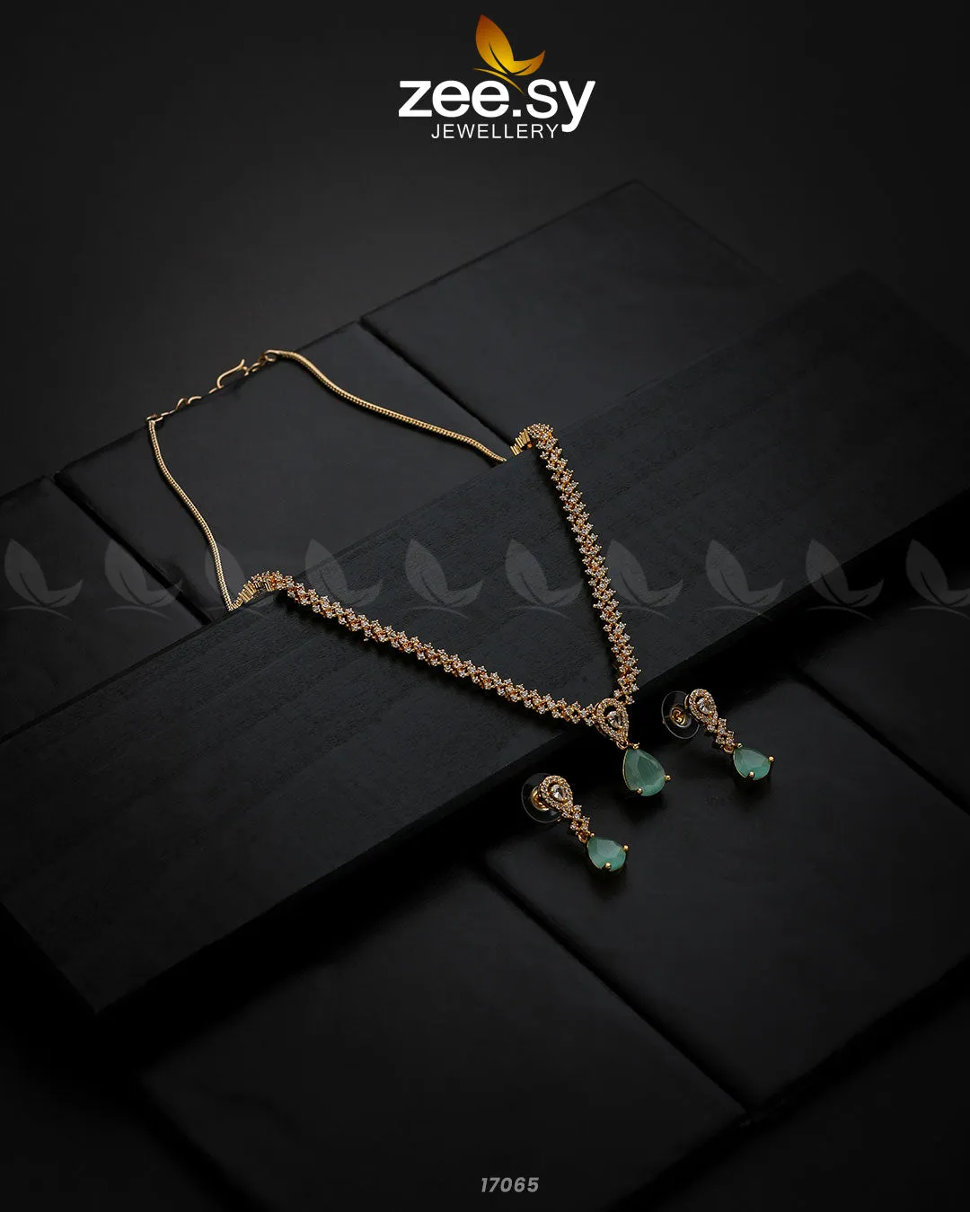 Nargis Zircon Necklace