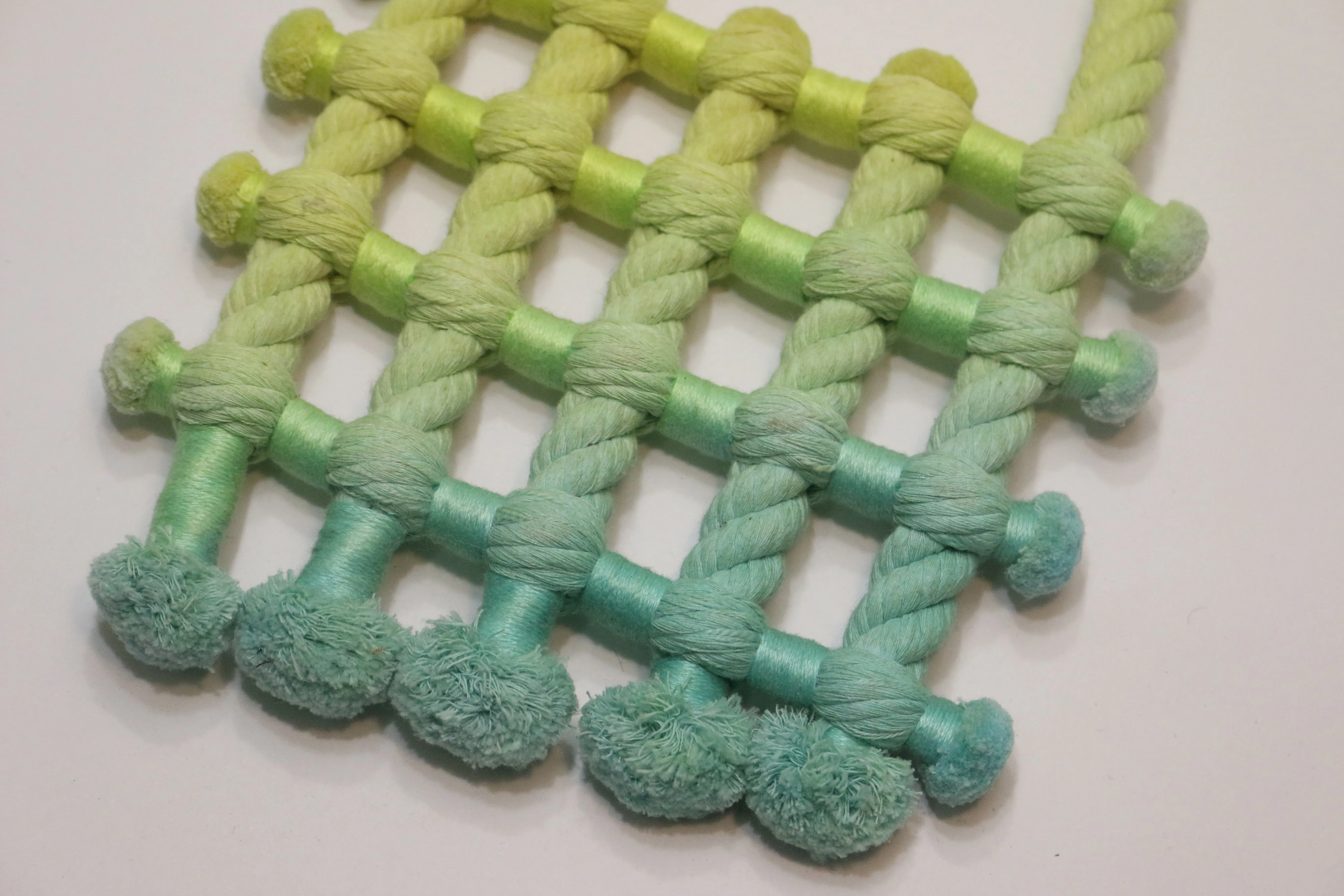 Neon Zinn Green Fade Grid Rope Necklace