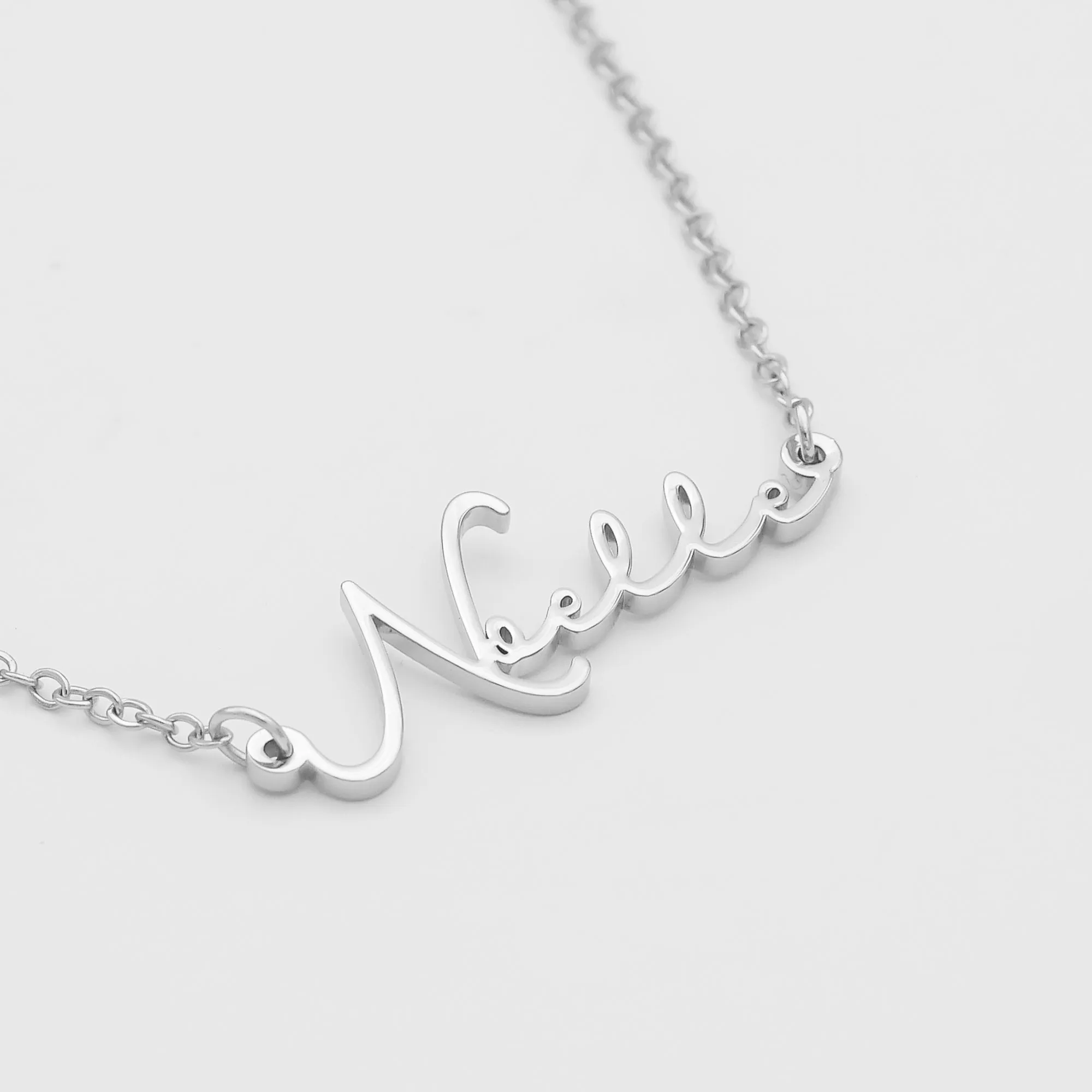 Selina Custom Name Necklace (Horizontal)