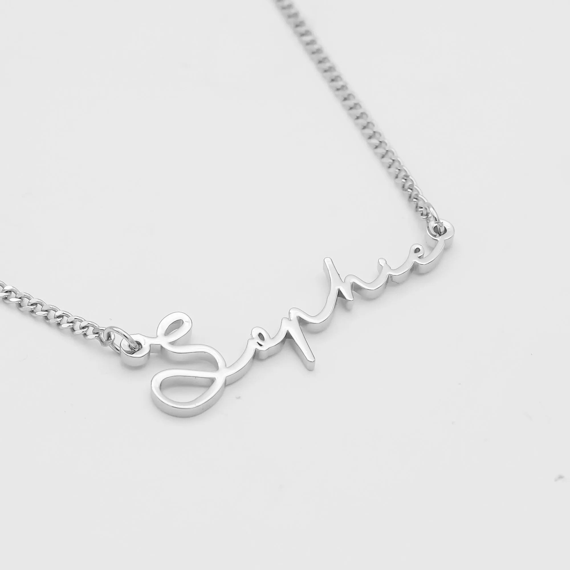 Selina Custom Name Necklace (Horizontal)